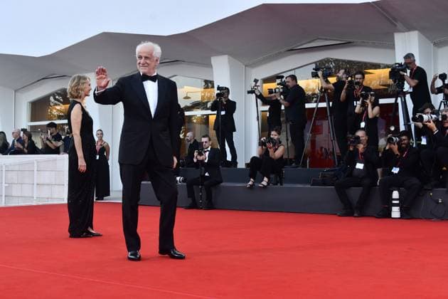 82eme Festival International du Film de Venise Mostra de Venise CLOSING CEREMONY and CHIEN 51 Premiere Red Carpet at the 82nd International Venice Film festival Toni Servillo during the 2025 Closing Ceremony red carpet 448401 2025 09 06 Venice Italy  Copyright: xThomasxBohlenx STAR_448401_083