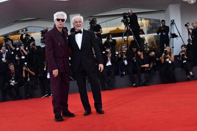 82eme Festival International du Film de Venise Mostra de Venise CLOSING CEREMONY and CHIEN 51 Premiere Red Carpet at the 82nd International Venice Film festival Director Jim Jarmusch and Toni Servillo during the 2025 Closing Ceremony red carpet 448401 2025 09 06 Venice Italy  Copyright: xThomasxBohlenx STAR_448401_092
