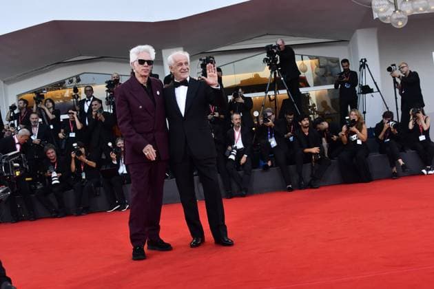 82eme Festival International du Film de Venise Mostra de Venise CLOSING CEREMONY and CHIEN 51 Premiere Red Carpet at the 82nd International Venice Film festival Director Jim Jarmusch and Toni Servillo during the 2025 Closing Ceremony red carpet 448401 2025 09 06 Venice Italy  Copyright: xThomasxBohlenx STAR_448401_093