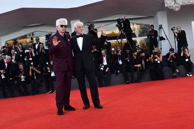 82eme Festival International du Film de Venise Mostra de Venise CLOSING CEREMONY and CHIEN 51 Premiere Red Carpet at the 82nd International Venice Film festival Director Jim Jarmusch and Toni Servillo during the 2025 Closing Ceremony red carpet 448401 2025 09 06 Venice Italy  Copyright: xThomasxBohlenx STAR_448401_094