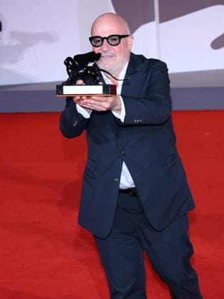 Venice, 82nd Venice International Film Festival 2025 - Evening 11: Closing Ceremony. Winners Photocall. Pictured: Gianfranco Rosi  Copyright: xAlbertoxTerenghi PoolxPhotoxEventsx06x xipa-agency.netx xPoolxPhotoxEventsx06x IPA_Agency_IPA64337055