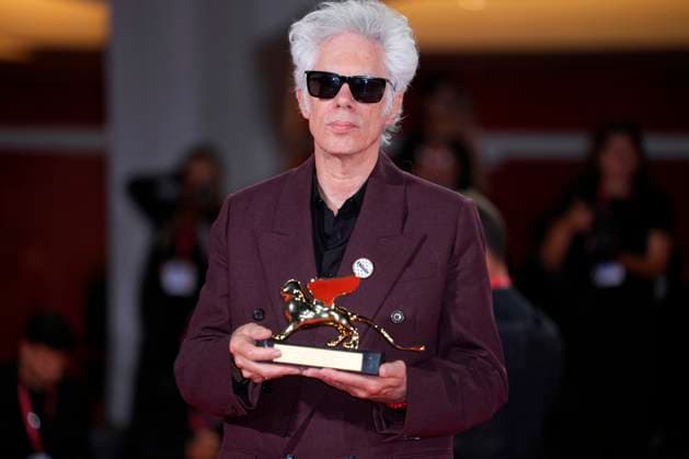 Jim Jarmusch poses with the Golden Lion for Best Film for Father Mother Sister Brother during the winners photocall at the 82nd Venice International Film Festival in Venice, Italy on Saturday, September 6, 2025.  VEN20250906911 RoccoxSpaziani