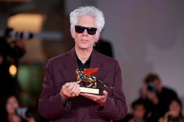 Jim Jarmusch poses with the Golden Lion for Best Film for Father Mother Sister Brother during the winners photocall at the 82nd Venice International Film Festival in Venice, Italy on Saturday, September 6, 2025.  VEN20250906914 RoccoxSpaziani