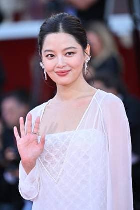 Venice Closing Red Carpet AM Xin Zhilei attending the Closing Red Carpet of the 82nd Venice International Film Festival at the Lido in Venice, Italy on September 06, 2025. Photo by Aurore Marechal ABACAPRESS.COM Venice Italy  Copyright: xMarechalxAurore ABACAx