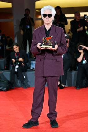 Venice Winners Red Carpet AM Jim Jarmusch poses with the Golden Lion for Best Film for Father Mother Sister Brother attending the Winners Red Carpet of the 82nd Venice International Film Festival at the Lido in Venice, Italy on September 06, 2025. Photo by Aurore Marechal ABACAPRESS.COM Venice Italy  Copyright: xMarechalxAurore ABACAx