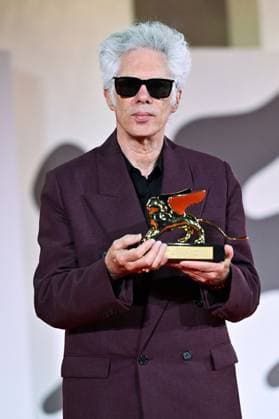 Venice Winners Red Carpet AM Jim Jarmusch poses with the Golden Lion for Best Film for Father Mother Sister Brother attending the Winners Red Carpet of the 82nd Venice International Film Festival at the Lido in Venice, Italy on September 06, 2025. Photo by Aurore Marechal ABACAPRESS.COM Venice Italy  Copyright: xMarechalxAurore ABACAx