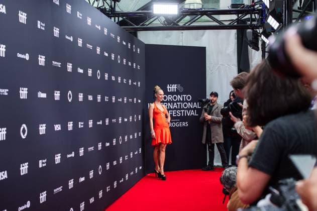 September 6, 2025, Toronto, On, Canada: Juno Temple arrives on the red carpet for öÄuRoofmanöÄÃ¹ at the Toronto International Film Festival in Toronto, Saturday, Sept. 6, 2025. Toronto Canada  - ZUMAc35_ 20250906_zaf_c35_094 Copyright: xLauraxProctorx