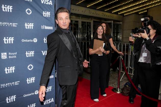 September 6, 2025, Toronto, On, CAN: Jeremy Renner arrives on the red carpet to promote the film Wake Up Dead Man: A Knives Out Mystery at the Toronto International Film Festival, in Toronto, Saturday, Sept. 6, 2025. Toronto CAN  - ZUMAc35_ 20250906_zaf_c35_064 Copyright: xChrisxYoungx