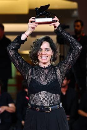 Venice Winners Red Carpet AM Ana Cristina Barragan poses with the Orizzonti Best Screenplay Award for Hiedra (The Ivy) attending the Winners Red Carpet of the 82nd Venice International Film Festival at the Lido in Venice, Italy on September 06, 2025. Photo by Aurore Marechal ABACAPRESS.COM Venice Italy  Copyright: xMarechalxAurore ABACAx