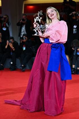 Venice Winners Red Carpet AM Luna Wedler poses with the Marcello Mastroianni Award for Best Young Actress for Silent Friend attending the Winners Red Carpet of the 82nd Venice International Film Festival at the Lido in Venice, Italy on September 06, 2025. Photo by Aurore Marechal ABACAPRESS.COM Venice Italy  Copyright: xMarechalxAurore ABACAx