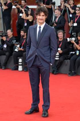 Closing ceremony red carpet in Venice Lido, Italy - 06 Sep 2025 Louis Garrel attends the closing ceremony red carpet of 82nd Venice Film Festival in Venice Lido at Palazzo del Cinema. Venice Lido Italy Copyright: xMarioxCartellix xSOPAxImagesx _DSC7843