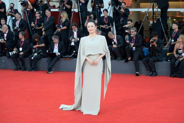Closing ceremony red carpet in Venice Lido, Italy - 06 Sep 2025 Zhao Tao attends the closing ceremony red carpet of 82nd Venice Film Festival in Venice Lido at Palazzo del Cinema. Venice Lido Italy Copyright: xMarioxCartellix xSOPAxImagesx _DSC7971