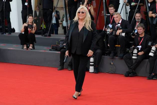 Closing ceremony red carpet in Venice Lido, Italy - 06 Sep 2025 Mara Venier attends the closing ceremony red carpet of 82nd Venice Film Festival in Venice Lido at Palazzo del Cinema. Venice Lido Italy Copyright: xMarioxCartellix xSOPAxImagesx _DSC8084