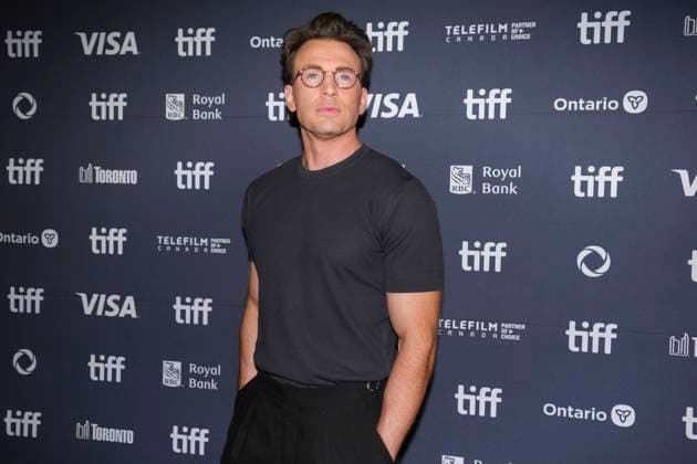 September 6, 2025, Toronto, On, CAN: Chris Evans arrives on the red carpet to promote the film Sacrifice at the Toronto International Film Festival, in Toronto, Saturday, Sept. 6, 2025. Toronto CAN  - ZUMAc35_ 20250906_zaf_c35_194 Copyright: xChrisxYoungx