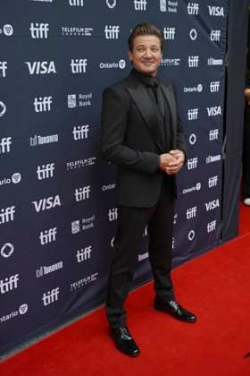 2025 Toronto International Film Festival - Wake Up Dead Man: A Knives Out Mystery Premiere Jeremy Renner attends the red carpet for the ˜Wake Up Dead Man: A Knives Out Mystery™ premiere during the 2025 Toronto International Film Festival at Princess of Wales Theatre. on September 6, 2025 in Toronto, Canada. (Photo by Leonardo Ramirez Eyepix Group) Copyright: xLeonardoxRamirez xEyepixxGroupx LR_06092025_167779