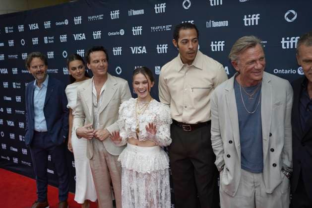 2025 Toronto International Film Festival - Wake Up Dead Man: A Knives Out Mystery Premiere (L-R) Ram Bergman, Mila Kunis, Andrew Scott, Cailee Spaeny, Daryl McCormack, Daniel Craig attend the red carpet for the ˜Wake Up Dead Man: A Knives Out Mystery™ premiere during the 2025 Toronto International Film Festival at Princess of Wales Theatre. on September 6, 2025 in Toronto, Canada. (Photo by Leonardo Ramirez Eyepix Group) Copyright: xLeonardoxRamirez xEyepixxGroupx LR_06092025_167810