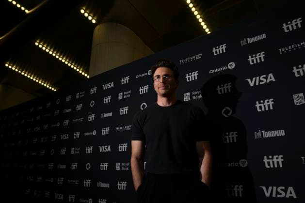 September 6, 2025, Toronto, On, CAN: Chris Evans arrives on the red carpet to promote the film Sacrifice at the Toronto International Film Festival, in Toronto, Saturday, Sept. 6, 2025. Toronto CAN  - ZUMAc35_ 20250906_zaf_c35_221 Copyright: xChrisxYoungx
