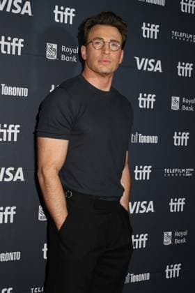 50eme Festival du Film de Toronto 06 Septembre 2025 50th Toronto International Film Festival Red carpet of the film Sacrifice Chris Evans 448402 2025 09 06 Toronto Canada  Copyright: xIsabellexVautierx xStarfacex STAR_448402_064