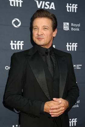 50eme Festival du Film de Toronto 06 Septembre 2025 50th Toronto International Film Festival Red carpet of the film Wake up dead man a knives out mystery Jeremy Renner 448402 2025 09 06 Toronto Canada  Copyright: xIsabellexVautierx xStarfacex STAR_448402_171