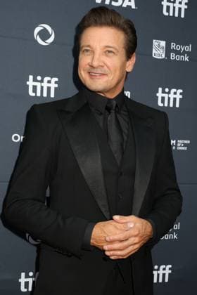 50eme Festival du Film de Toronto 06 Septembre 2025 50th Toronto International Film Festival Red carpet of the film Wake up dead man a knives out mystery Jeremy Renner 448402 2025 09 06 Toronto Canada  Copyright: xIsabellexVautierx xStarfacex STAR_448402_172