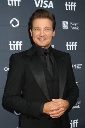 50eme Festival du Film de Toronto 06 Septembre 2025 50th Toronto International Film Festival Red carpet of the film Wake up dead man a knives out mystery Jeremy Renner 448402 2025 09 06 Toronto Canada  Copyright: xIsabellexVautierx xStarfacex STAR_448402_175