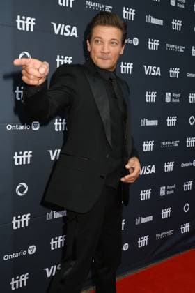 50eme Festival du Film de Toronto 06 Septembre 2025 50th Toronto International Film Festival Red carpet of the film Wake up dead man a knives out mystery Jeremy Renner 448402 2025 09 06 Toronto Canada  Copyright: xIsabellexVautierx xStarfacex STAR_448402_180