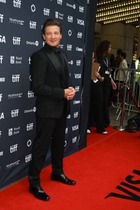 50eme Festival du Film de Toronto 06 Septembre 2025 50th Toronto International Film Festival Red carpet of the film Wake up dead man a knives out mystery Jeremy Renner 448402 2025 09 06 Toronto Canada  Copyright: xIsabellexVautierx xStarfacex STAR_448402_182