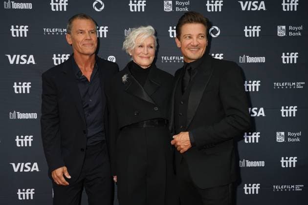 50eme Festival du Film de Toronto 06 Septembre 2025 50th Toronto International Film Festival Red carpet of the film Wake up dead man a knives out mystery Josh Brolin, Glenn Close and Jeremy Renner 448402 2025 09 06 Toronto Canada  Copyright: xIsabellexVautierx xStarfacex STAR_448402_208
