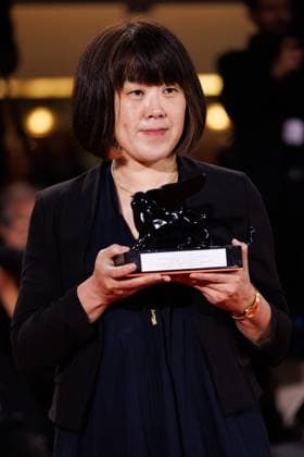 News - 2025 Winners Photocall - The 82nd Venice International Film Festival Singing Chen poses with the Grand Prize for The Clouds Are Two Thousand Meters Up during the winners photocall at the 82nd Venice International Film Festival on September 06, 2025 in Venice, Italy. Photo: Cinzia Camela. Lido di Venezia Palazzo del Cinema Italy Copyright: xCinziaxCamelax xLiveMediax LPN_2012827
