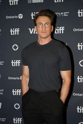 2025 Toronto International Film Festival - Sacrifice Premiere Chris Evans attends the red carpet for the ˜Sacrifice™ premiere during the 2025 Toronto International Film Festival at Princess of Wales Theatre. on September 6, 2025 in Toronto, Canada. (Photo by Leonardo Ramirez Eyepix Group) Copyright: xLeonardoxRamirez xEyepixxGroupx LR_06092025_168211