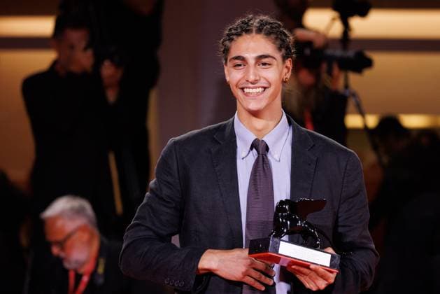 News - 2025 Winners Photocall - The 82nd Venice International Film Festival Giacomo Covi poses with Orizzonti Best Actor Award for Un Anno di Scuola (A Year of School) during the winners photocall at the 82nd Venice International Film Festival on September 06, 2025 in Venice, Italy. Photo: Cinzia Camela. Lido di Venezia Palazzo del Cinema Italy Copyright: xCinziaxCamelax xLiveMediax LPN_2012937