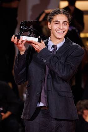 News - 2025 Winners Photocall - The 82nd Venice International Film Festival Giacomo Covi poses with Orizzonti Best Actor Award for Un Anno di Scuola (A Year of School) during the winners photocall at the 82nd Venice International Film Festival on September 06, 2025 in Venice, Italy. Photo: Cinzia Camela. Lido di Venezia Palazzo del Cinema Italy Copyright: xCinziaxCamelax xLiveMediax LPN_2012941