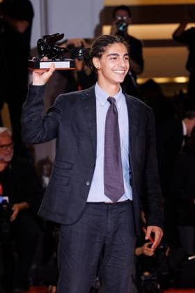 News - 2025 Winners Photocall - The 82nd Venice International Film Festival Giacomo Covi poses with Orizzonti Best Actor Award for Un Anno di Scuola (A Year of School) during the winners photocall at the 82nd Venice International Film Festival on September 06, 2025 in Venice, Italy. Photo: Cinzia Camela. Lido di Venezia Palazzo del Cinema Italy Copyright: xCinziaxCamelax xLiveMediax LPN_2012944