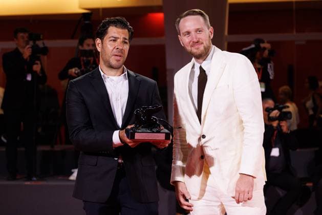 News - 2025 Winners Photocall - The 82nd Venice International Film Festival (R-L) James A. Smith and Joe Beshenkovsky pose with the Venice Classics Best Documentary on Cinema Award for Mata Hari during the winners photocall at the 82nd Venice International Film Festival on September 06, 2025 in Venice, Italy. Photo: Cinzia Camela. Lido di Venezia Palazzo del Cinema Italy Copyright: xCinziaxCamelax xLiveMediax LPN_2012969