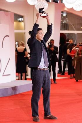News - 2025 Winners Photocall - The 82nd Venice International Film Festival Giacomo Covi poses with Orizzonti Best Actor Award for Un Anno di Scuola (A Year of School) during the winners photocall at the 82nd Venice International Film Festival on September 06, 2025 in Venice, Italy. Photo: Cinzia Camela. Lido di Venezia Palazzo del Cinema Italy Copyright: xCinziaxCamelax xLiveMediax LPN_2012974