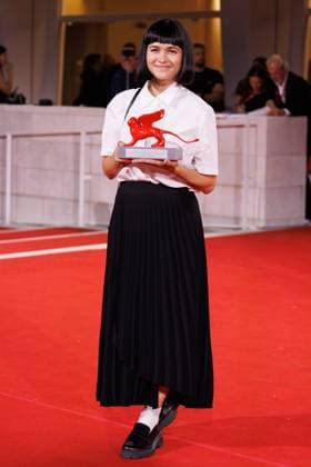 News - 2025 Winners Photocall - The 82nd Venice International Film Festival Nastia Korkia poses with the Luigi De Laurentis Award for Debut Film for Short Summer during the winners photocall at the 82nd Venice International Film Festival on September 06, 2025 in Venice, Italy. Photo: Cinzia Camela. Lido di Venezia Palazzo del Cinema Italy Copyright: xCinziaxCamelax xLiveMediax LPN_2012978