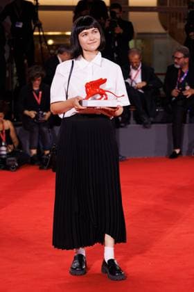 News - 2025 Winners Photocall - The 82nd Venice International Film Festival Nastia Korkia poses with the Luigi De Laurentis Award for Debut Film for Short Summer during the winners photocall at the 82nd Venice International Film Festival on September 06, 2025 in Venice, Italy. Photo: Cinzia Camela. Lido di Venezia Palazzo del Cinema Italy Copyright: xCinziaxCamelax xLiveMediax LPN_2012980