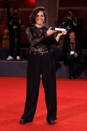 News - 2025 Winners Photocall - The 82nd Venice International Film Festival Ana Cristina Barragan poses with the Orizzonti Best Screenplay Award for Hiedra (The Ivy) during the winners photocall at the 82nd Venice International Film Festival on September 06, 2025 in Venice, Italy. Photo: Cinzia Camela. Lido di Venezia Palazzo del Cinema Italy Copyright: xCinziaxCamelax xLiveMediax LPN_2012987