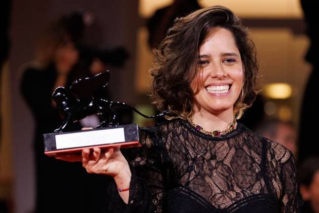 News - 2025 Winners Photocall - The 82nd Venice International Film Festival Ana Cristina Barragan poses with the Orizzonti Best Screenplay Award for Hiedra (The Ivy) during the winners photocall at the 82nd Venice International Film Festival on September 06, 2025 in Venice, Italy. Photo: Cinzia Camela. Lido di Venezia Palazzo del Cinema Italy Copyright: xCinziaxCamelax xLiveMediax LPN_2012991