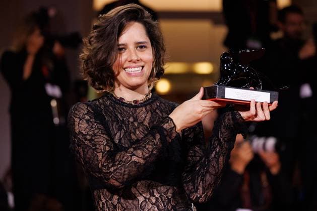 News - 2025 Winners Photocall - The 82nd Venice International Film Festival Ana Cristina Barragan poses with the Orizzonti Best Screenplay Award for Hiedra (The Ivy) during the winners photocall at the 82nd Venice International Film Festival on September 06, 2025 in Venice, Italy. Photo: Cinzia Camela. Lido di Venezia Palazzo del Cinema Italy Copyright: xCinziaxCamelax xLiveMediax LPN_2012992