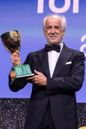 Toni Servillo with the Coppa Volpi for Best Actor in La Grazia at the award ceremony of the Biennale di Venezia 2025 82 Venice International Film Festival at the Palazzo del Cinema Venice, 06 09 2025 Foto:xDaziramx xFuturexImagex awards_5903