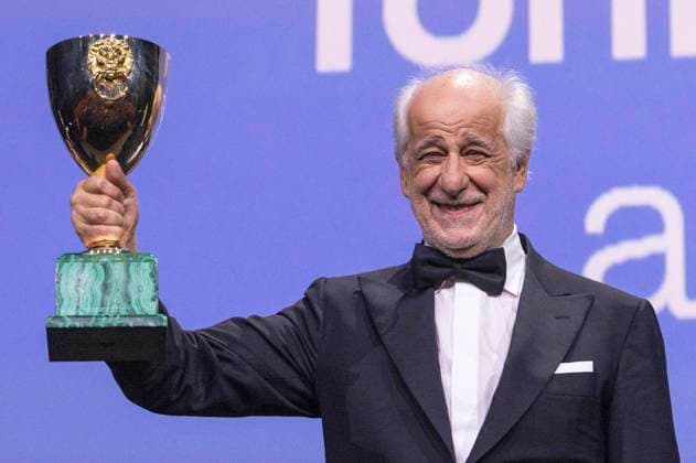 Toni Servillo with the Coppa Volpi for Best Actor in La Grazia at the award ceremony of the Biennale di Venezia 2025 82 Venice International Film Festival at the Palazzo del Cinema Venice, 06 09 2025 Foto:xDaziramx xFuturexImagex awards_5904