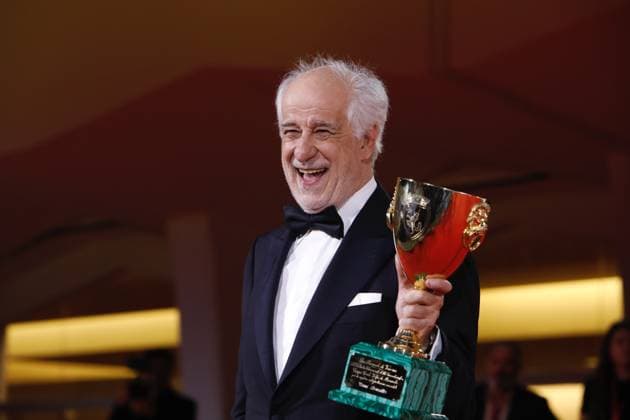 Award Winners, 82nd Venice International Film Festival Toni Servillo after being awarded the Coppa Volpi for Best Actor for La Grazia . Venice, Italy 06 September 2025, Credit:Mirco Toniolo Avalon Italy, Venice  Copyright: xMircoxToniolox xAvalonx 1034802013
