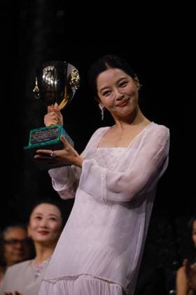 Award Winners, 82nd Venice International Film Festival Xin Zhilei after being awarded the Coppa Volpi for Best Actress for The Sun Rises on Us All . Venice, Italy 06 September 2025, Credit:Mirco Toniolo Avalon Italy, Venice  Copyright: xMircoxToniolox xAvalonx 1034802042