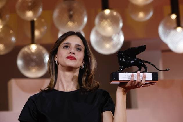 Award Winners, 82nd Venice International Film Festival Benedetta Porcaroli after being awarded the Orizzonti Best Actress Award for The Kidnapping Of Arabella . Venice, Italy 06 September 2025, Credit:Mirco Toniolo Avalon Italy, Venice  Copyright: xMircoxToniolox xAvalonx 1034802070