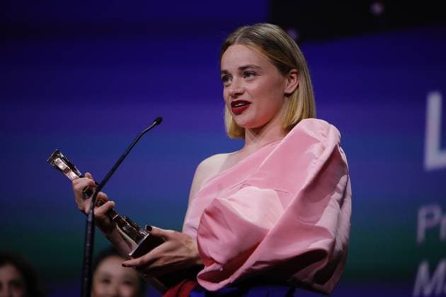 Award Winners, 82nd Venice International Film Festival Luna Wedler after being awarded the Marcello Mastroianni Award for Best Young Actress for Silent Friend . Venice, Italy 06 September 2025, Credit:Mirco Toniolo Avalon Italy, Venice  Copyright: xMircoxToniolox xAvalonx 1034802074