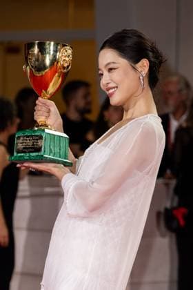 82nd Venice Film Festival Red carpet winners Palazzo del Cinema - Venice Lido, Italy Xin Zhilei 82nd Venice Film Festival Red carpet winners Palazzo del Cinema - Venice Lido, Italy 6th September 2025  Copyright: xMAXxMONTINGELLI SGPx
