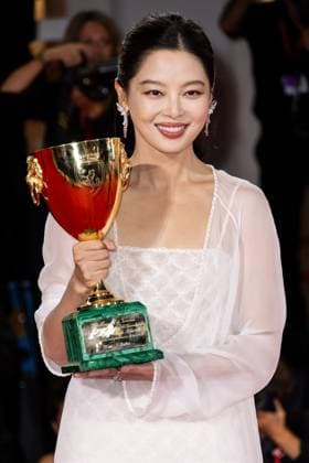 82nd Venice Film Festival Red carpet winners Palazzo del Cinema - Venice Lido, Italy Xin Zhilei 82nd Venice Film Festival Red carpet winners Palazzo del Cinema - Venice Lido, Italy 6th September 2025  Copyright: xMAXxMONTINGELLI SGPx