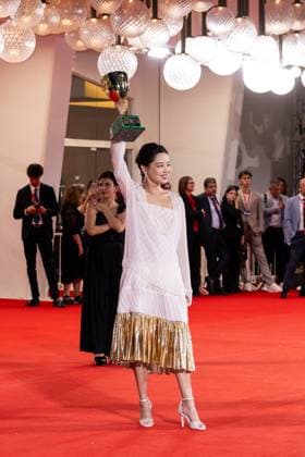 82nd Venice Film Festival Red carpet winners Palazzo del Cinema - Venice Lido, Italy Xin Zhilei 82nd Venice Film Festival Red carpet winners Palazzo del Cinema - Venice Lido, Italy 6th September 2025  Copyright: xMAXxMONTINGELLI SGPx