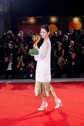 82nd Venice Film Festival Red carpet winners Palazzo del Cinema - Venice Lido, Italy Xin Zhilei 82nd Venice Film Festival Red carpet winners Palazzo del Cinema - Venice Lido, Italy 6th September 2025  Copyright: xALFONSOxCATALANO SGPITALIAx